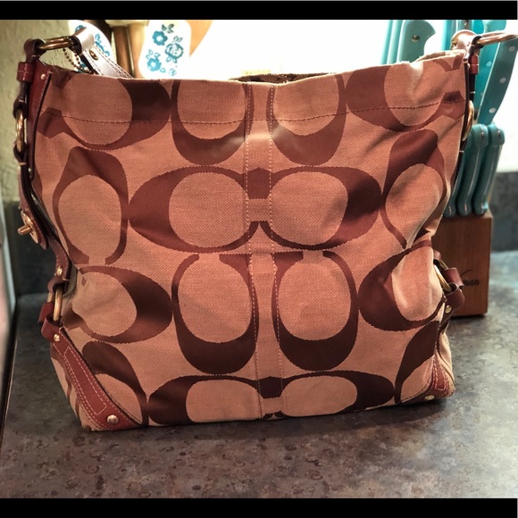 large Coach purse - Picture 1 of 4